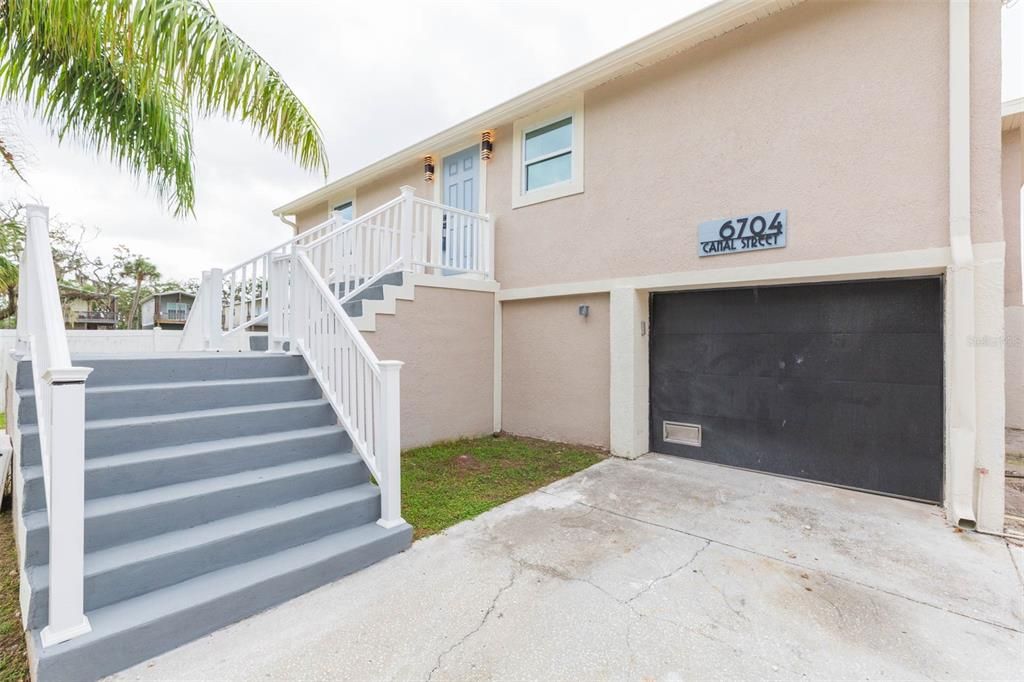 Active With Contract: $429,500 (3 beds, 2 baths, 1144 Square Feet)