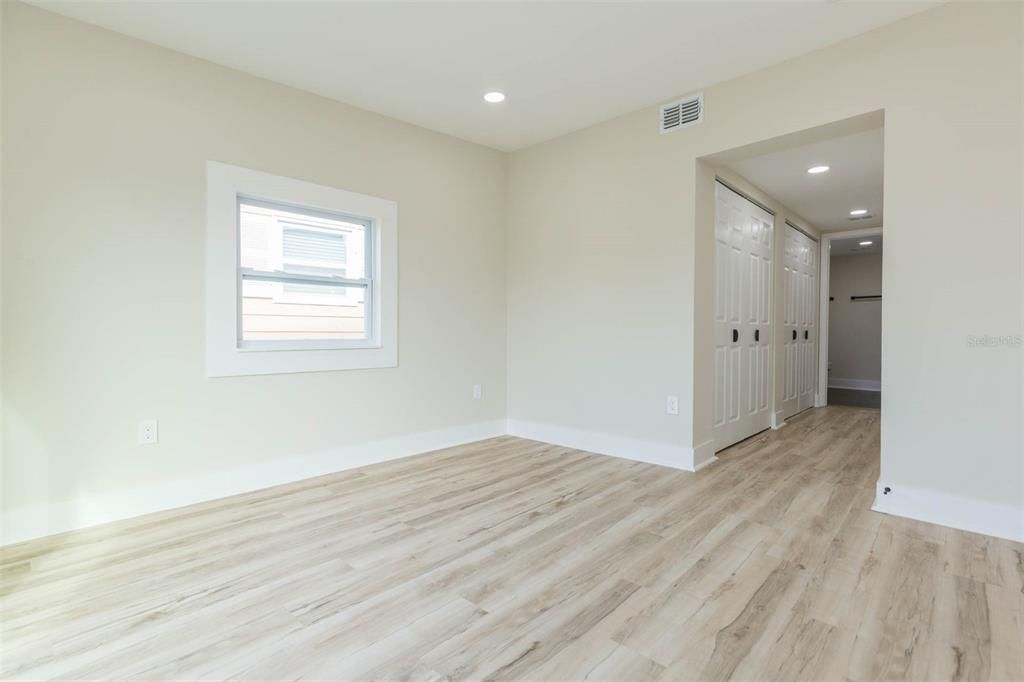 Active With Contract: $429,500 (3 beds, 2 baths, 1144 Square Feet)