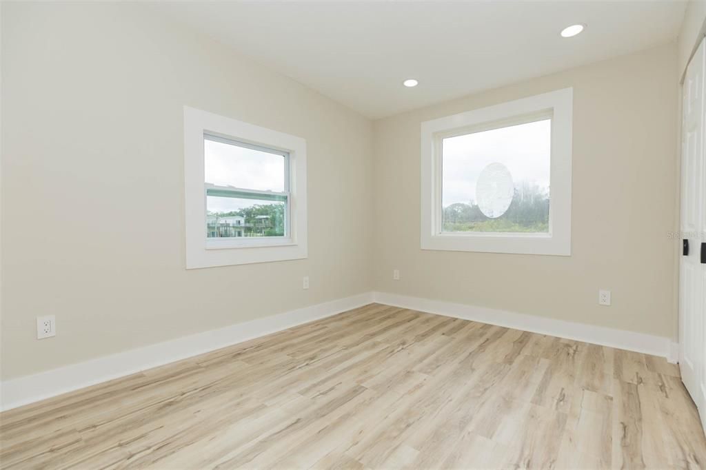 Active With Contract: $429,500 (3 beds, 2 baths, 1144 Square Feet)