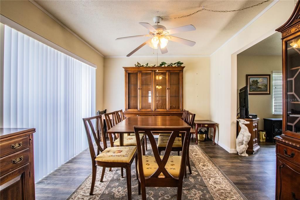 For Sale: $174,900 (2 beds, 2 baths, 1176 Square Feet)