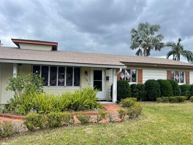 Vendido Recientemente: $318,000 (3 camas, 2 baños, 1793 Pies cuadrados)