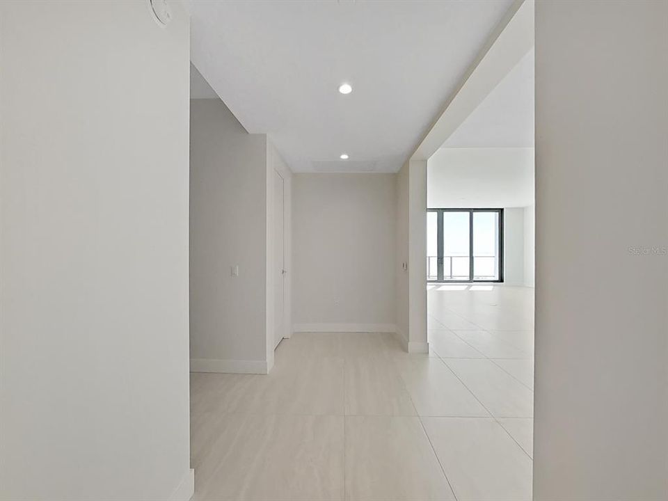 As you enter, 3302 is a blank canvas with porcelain floors throughout!