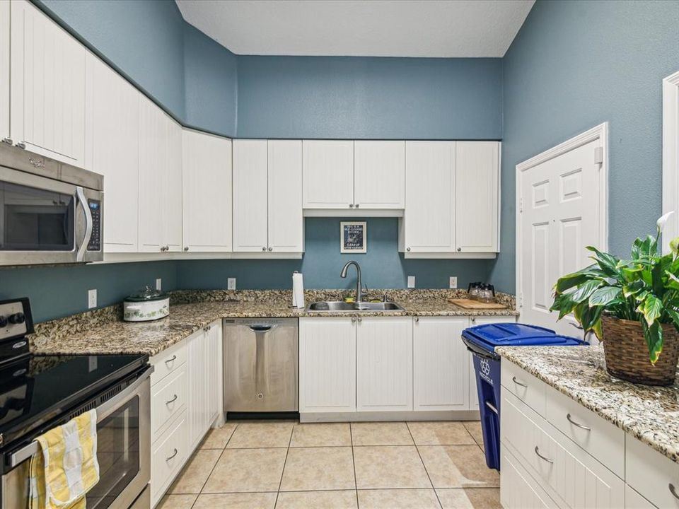 For Sale: $374,900 (3 beds, 2 baths, 1339 Square Feet)