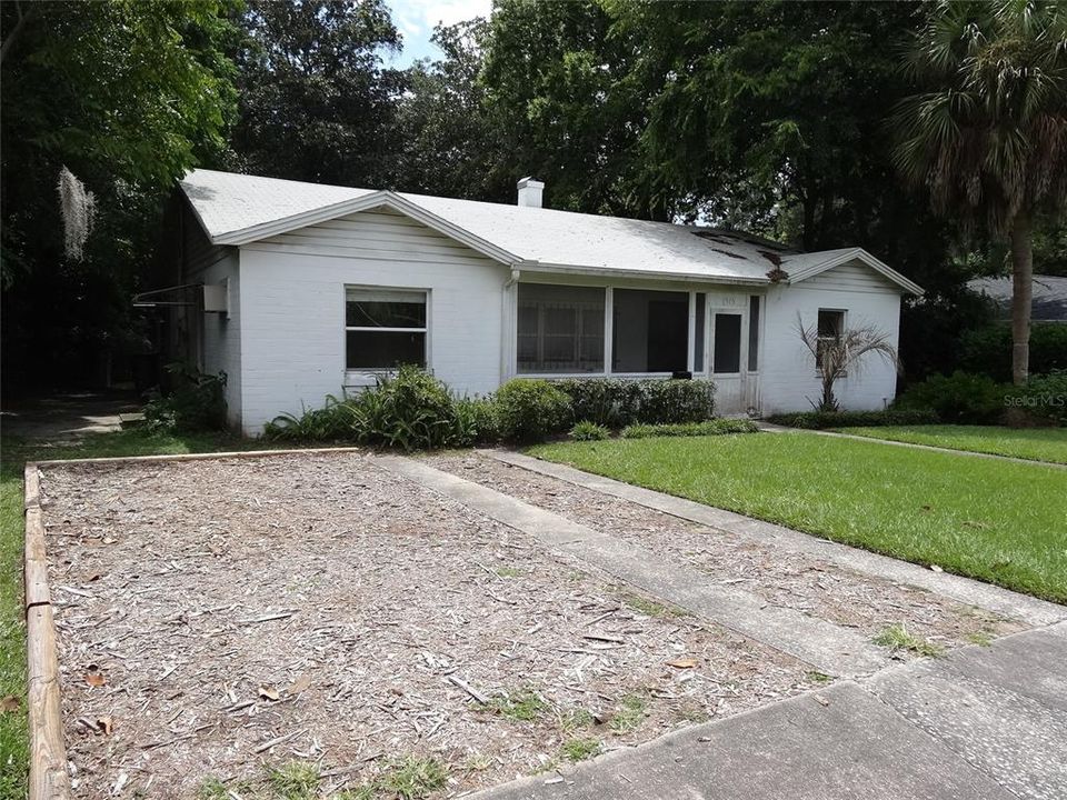 Recently Rented: $2,300 (4 beds, 2 baths, 1288 Square Feet)