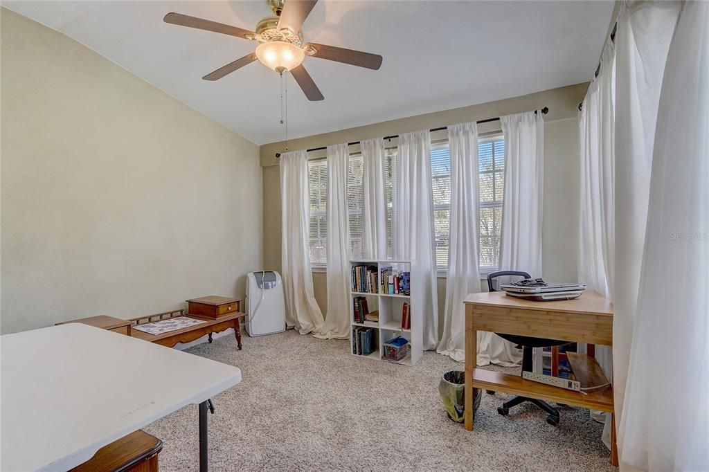 Active With Contract: $224,990 (2 beds, 2 baths, 1044 Square Feet)