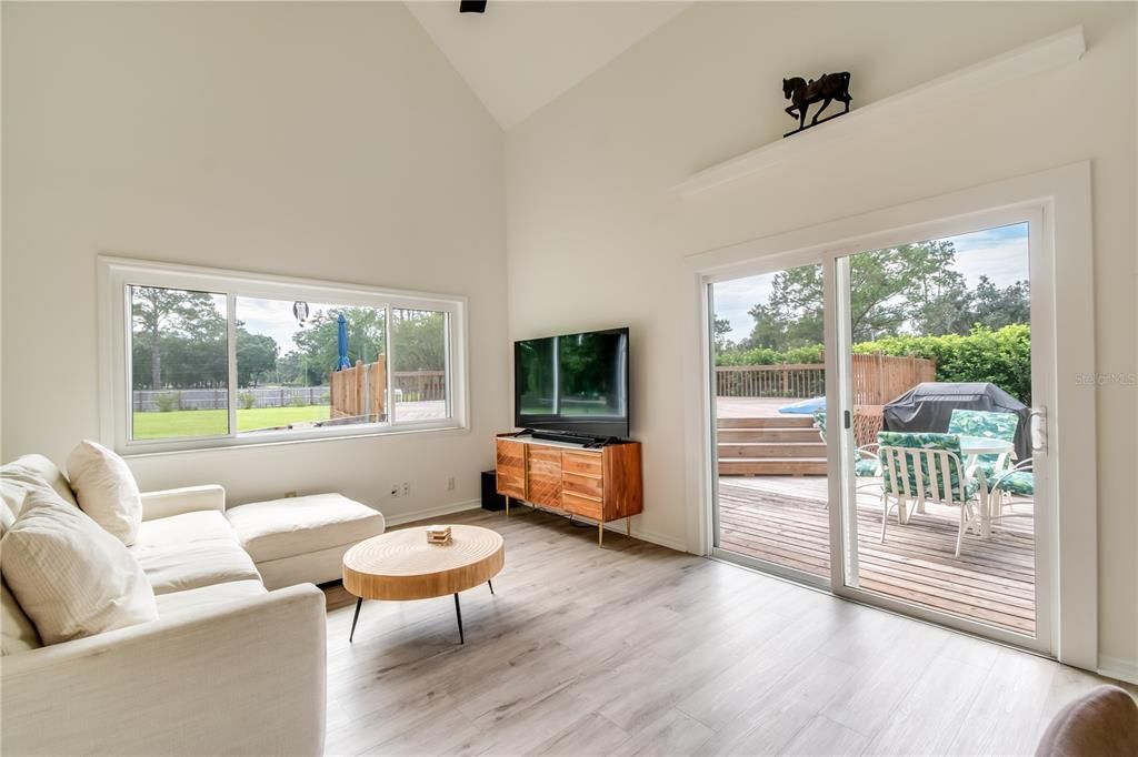 Recently Sold: $689,000 (2 beds, 2 baths, 1260 Square Feet)