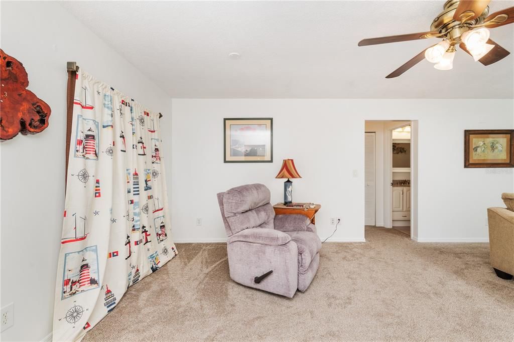 Recently Sold: $210,000 (2 beds, 2 baths, 1072 Square Feet)