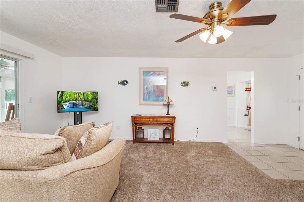 Recently Sold: $210,000 (2 beds, 2 baths, 1072 Square Feet)