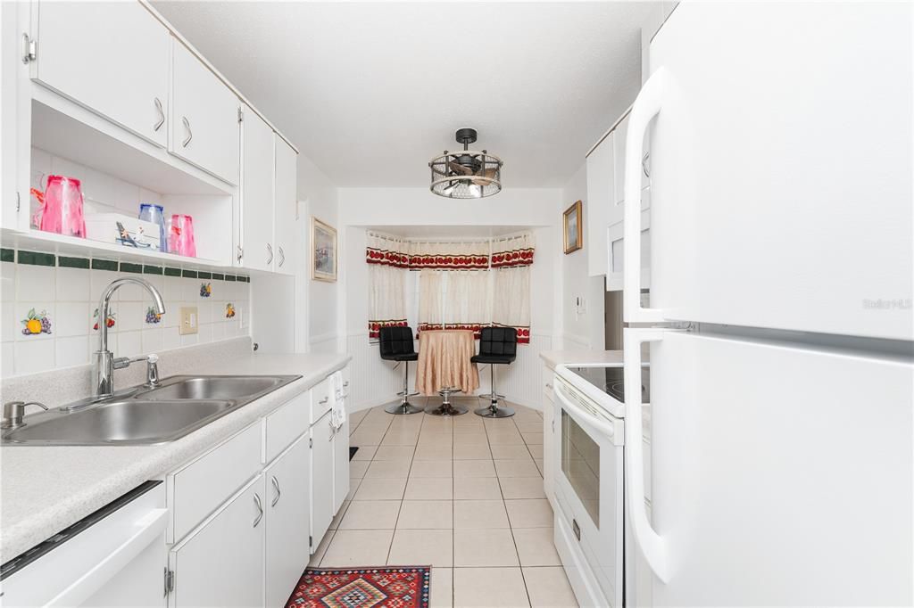 Recently Sold: $210,000 (2 beds, 2 baths, 1072 Square Feet)