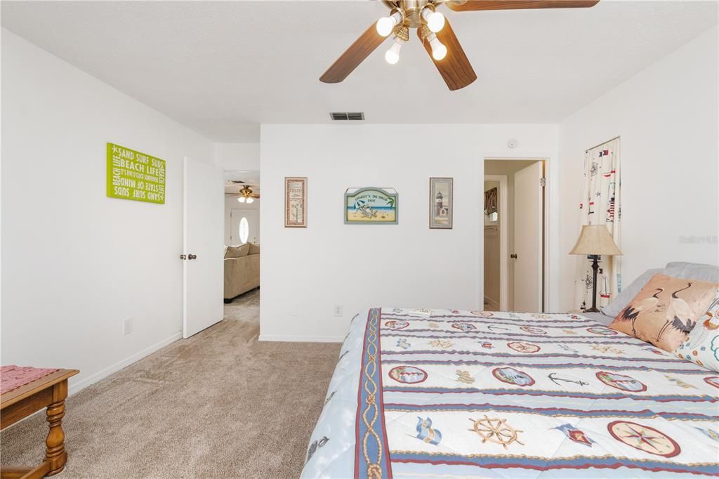 Recently Sold: $210,000 (2 beds, 2 baths, 1072 Square Feet)