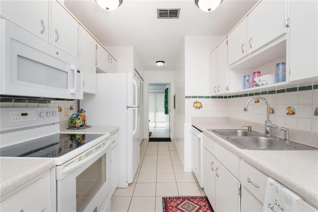 Recently Sold: $210,000 (2 beds, 2 baths, 1072 Square Feet)