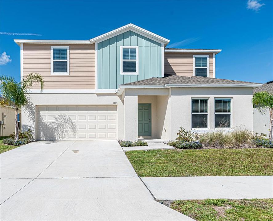 Active With Contract: $2,600 (5 beds, 3 baths, 2892 Square Feet)