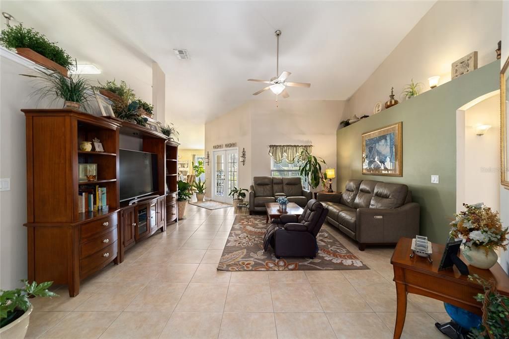 Active With Contract: $435,000 (5 beds, 3 baths, 2877 Square Feet)