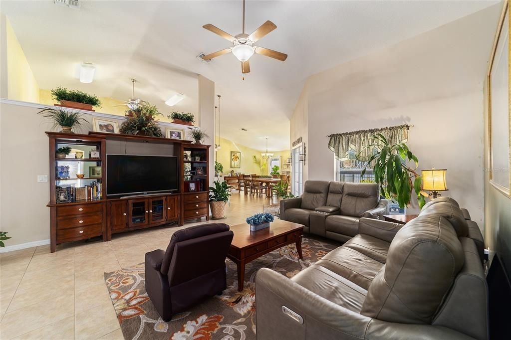 Active With Contract: $435,000 (5 beds, 3 baths, 2877 Square Feet)
