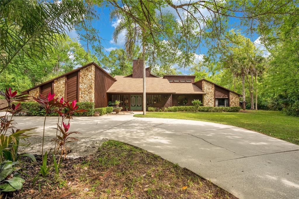 Active With Contract: $999,900 (4 beds, 3 baths, 4408 Square Feet)