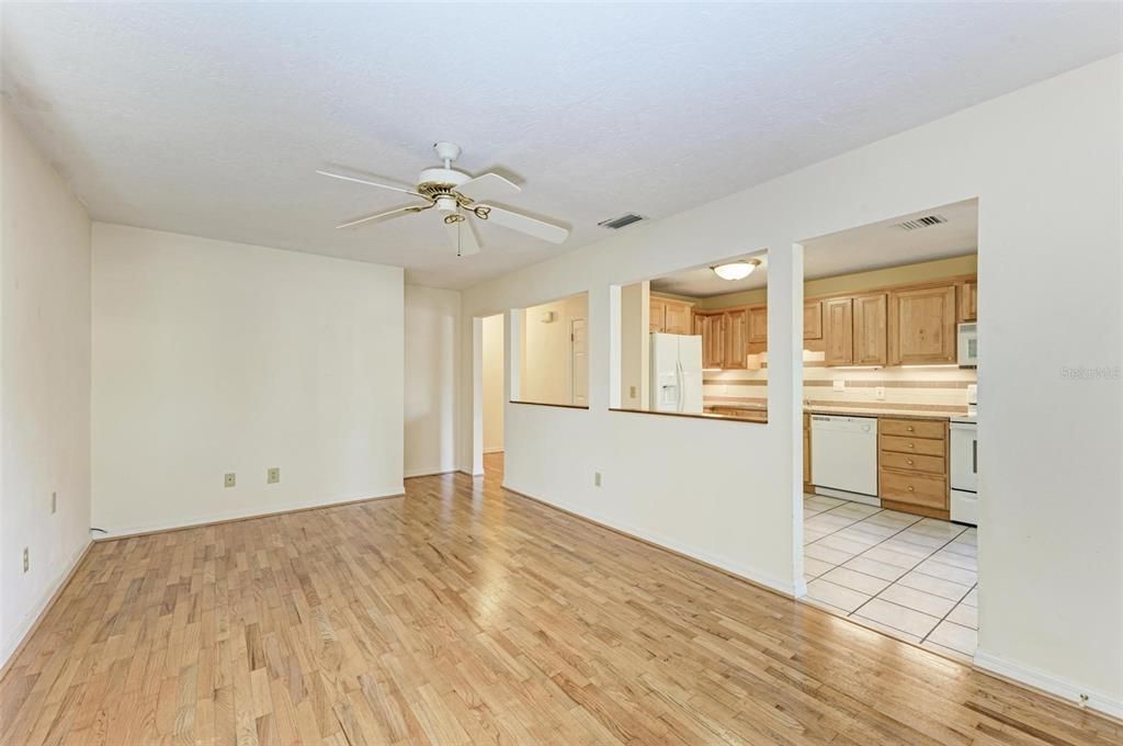 Active With Contract: $339,000 (2 beds, 2 baths, 1155 Square Feet)