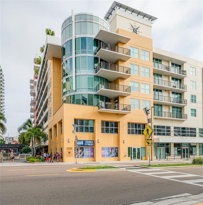 Recently Sold: $454,900 (2 beds, 1 baths, 1050 Square Feet)