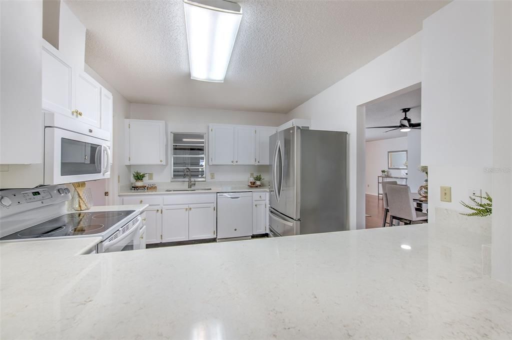 For Sale: $289,900 (2 beds, 2 baths, 1756 Square Feet)
