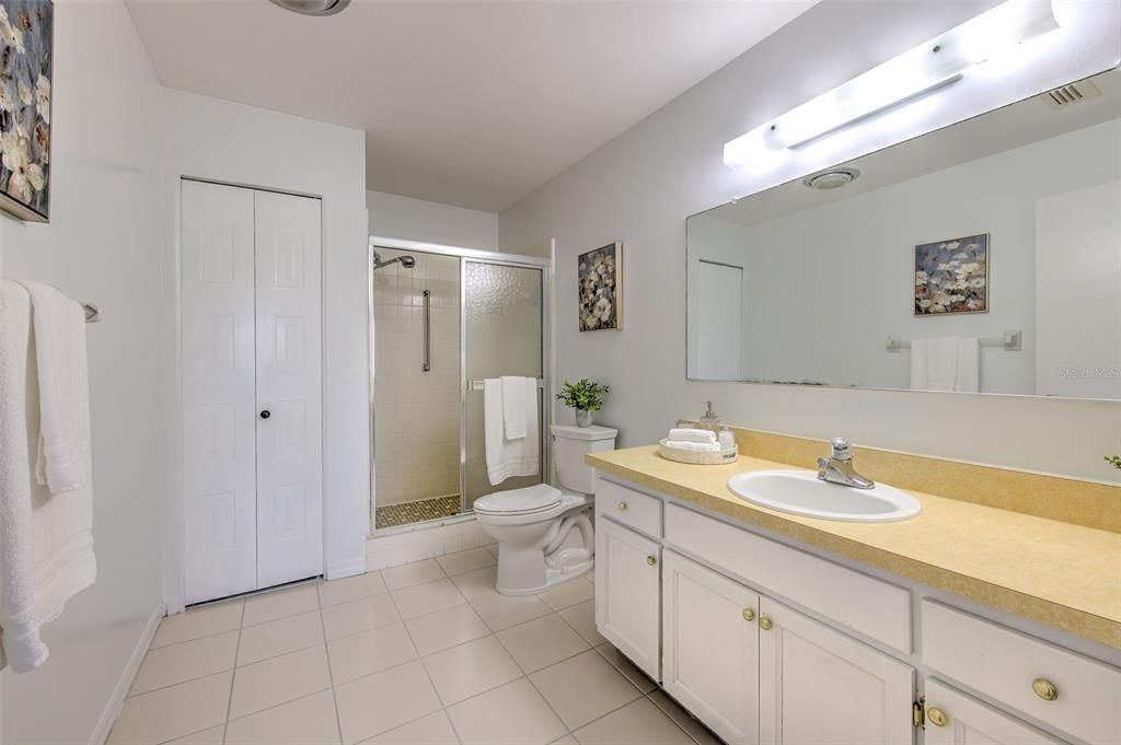 For Sale: $289,900 (2 beds, 2 baths, 1756 Square Feet)