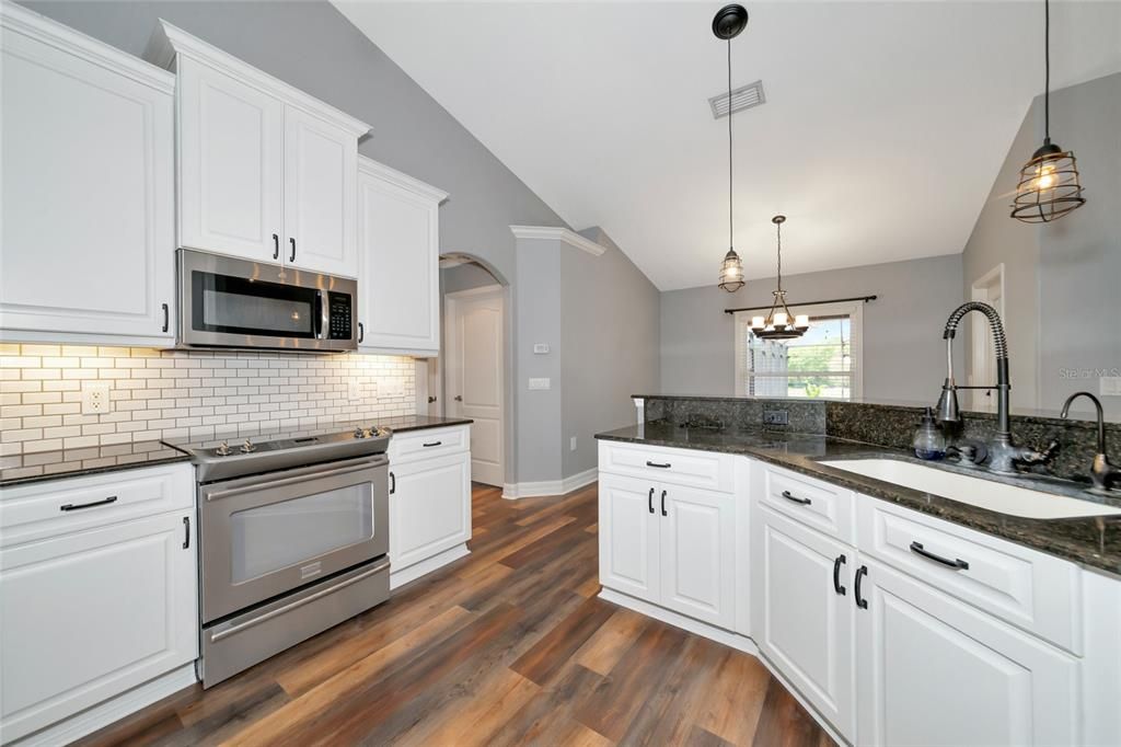Recently Sold: $1,050,000 (3 beds, 3 baths, 2430 Square Feet)