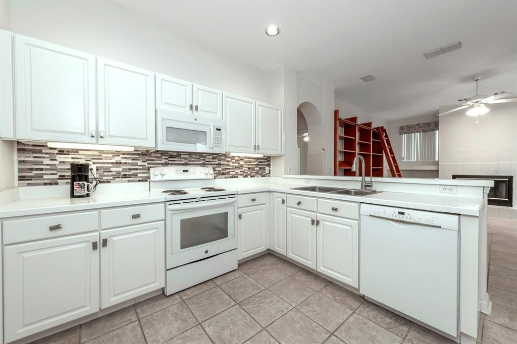 For Sale: $515,000 (3 beds, 2 baths, 2248 Square Feet)