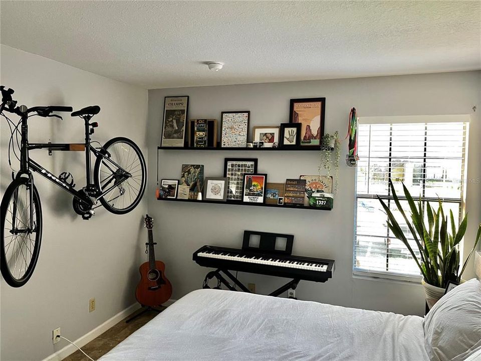 Active With Contract: $134,900 (1 beds, 1 baths, 712 Square Feet)