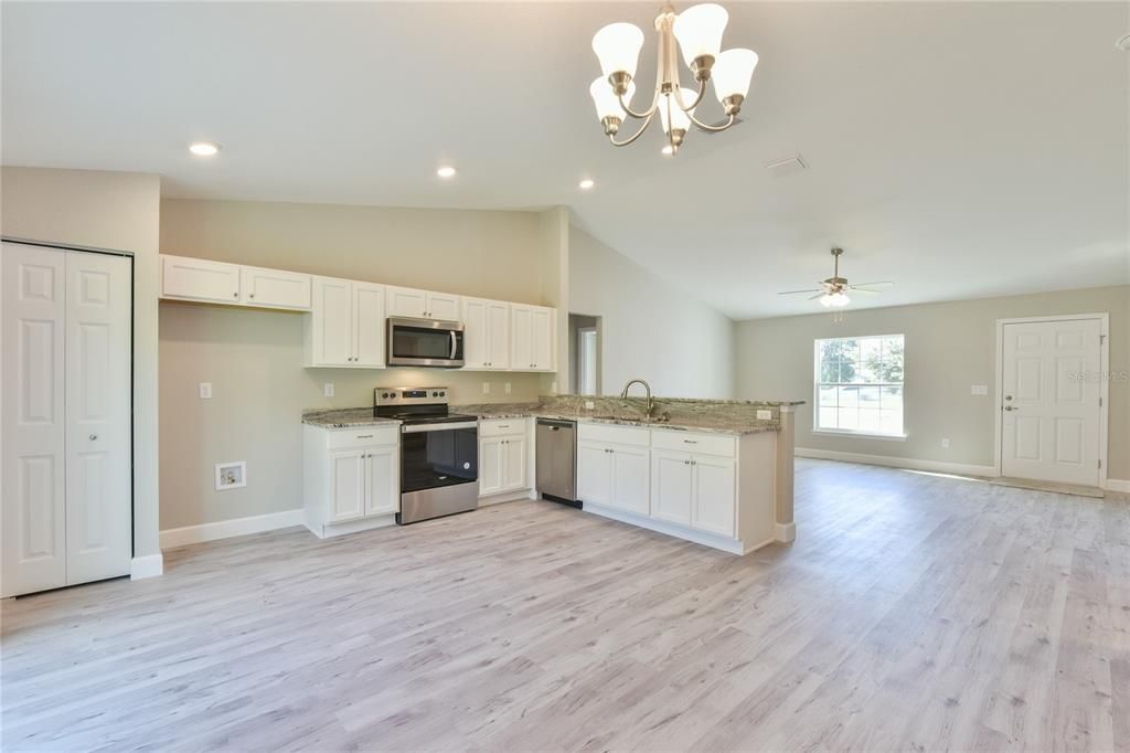 Recently Sold: $254,900 (3 beds, 2 baths, 1315 Square Feet)