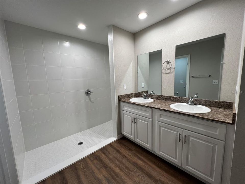 最近租的: $1,699 (3 贝兹, 2 浴室, 1469 平方英尺)