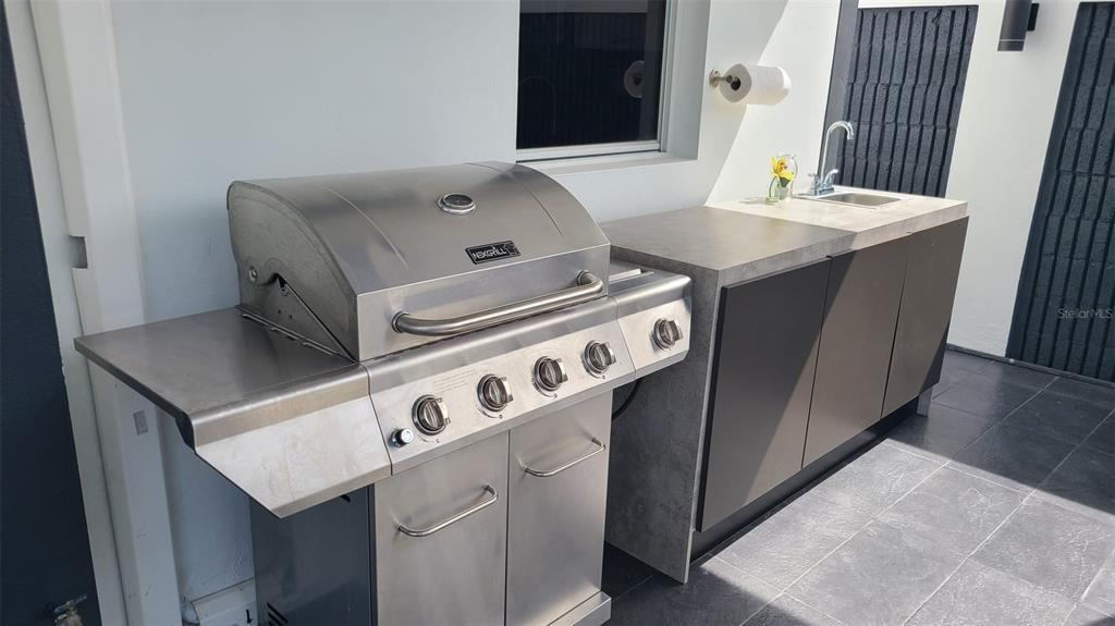 For Sale: $465,000 (4 beds, 2 baths, 1600 Square Feet)