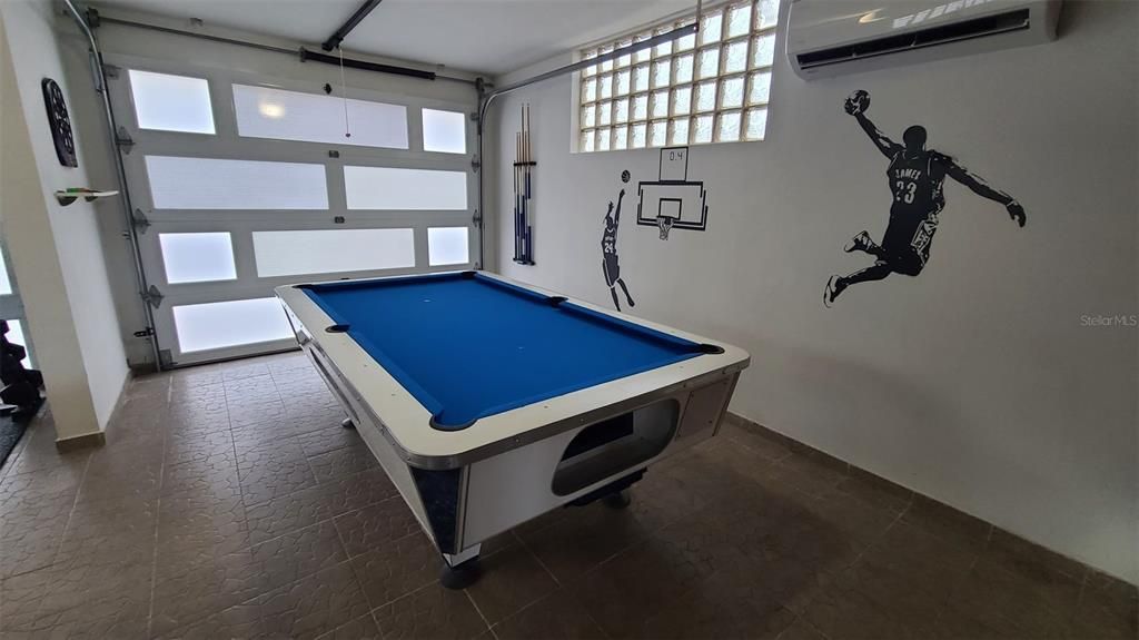 For Sale: $465,000 (4 beds, 2 baths, 1600 Square Feet)