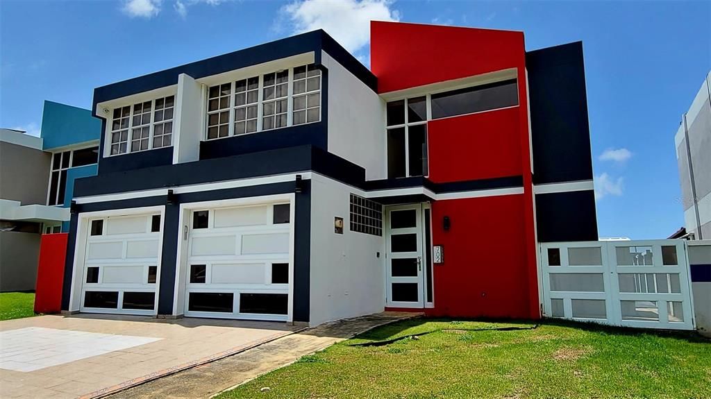 For Sale: $465,000 (4 beds, 2 baths, 1600 Square Feet)