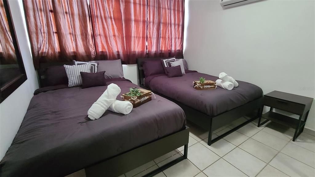 For Sale: $465,000 (4 beds, 2 baths, 1600 Square Feet)