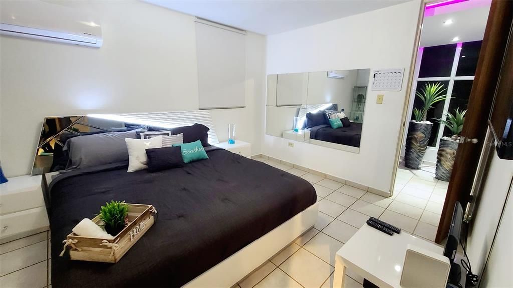 For Sale: $465,000 (4 beds, 2 baths, 1600 Square Feet)