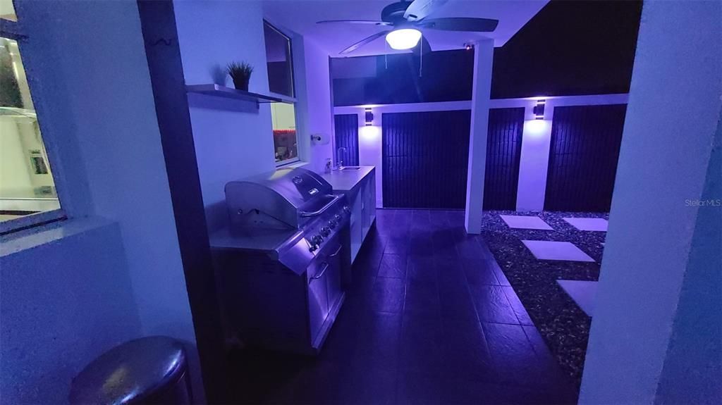 For Sale: $465,000 (4 beds, 2 baths, 1600 Square Feet)