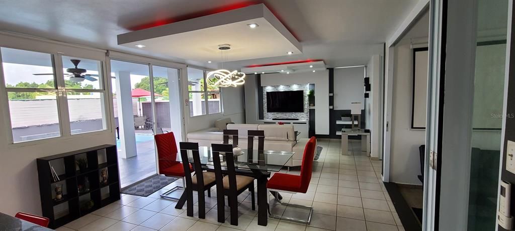 For Sale: $465,000 (4 beds, 2 baths, 1600 Square Feet)