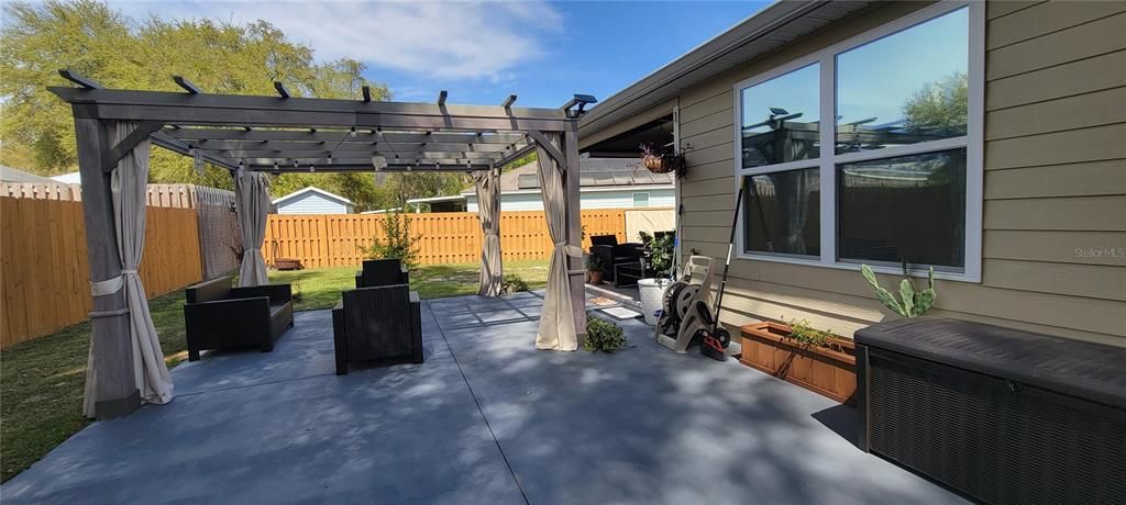 Recently Rented: $2,650 (4 beds, 2 baths, 2296 Square Feet)