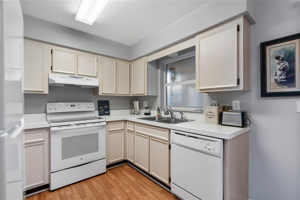 Recently Sold: $315,000 (2 beds, 2 baths, 1050 Square Feet)