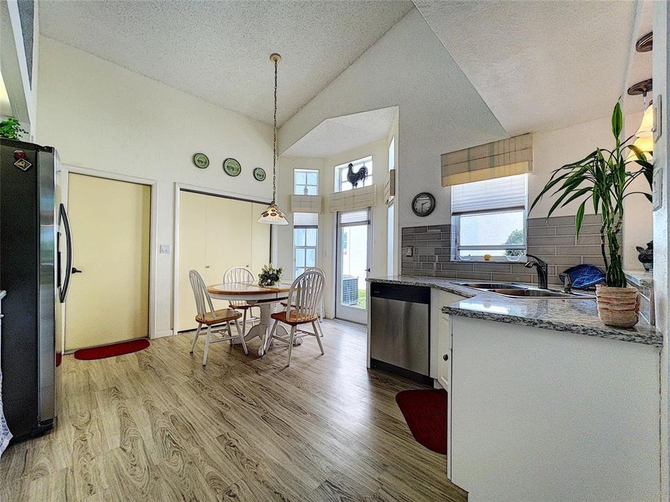 For Rent: $2,445 (2 beds, 2 baths, 1650 Square Feet)