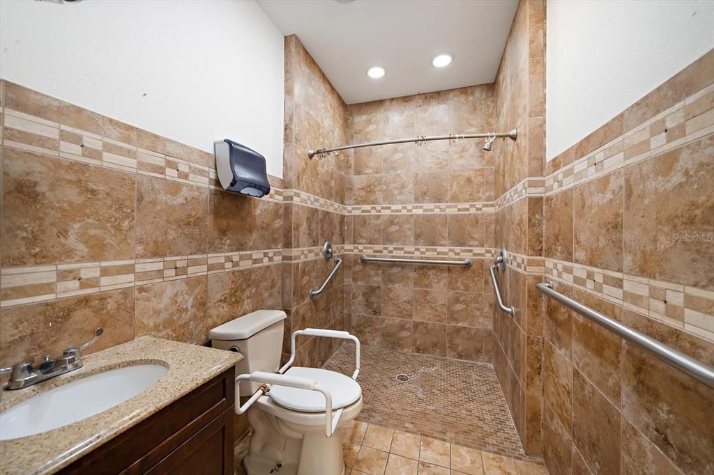 待售: $180,000 (0 贝兹, 0 浴室, 4126 平方英尺)