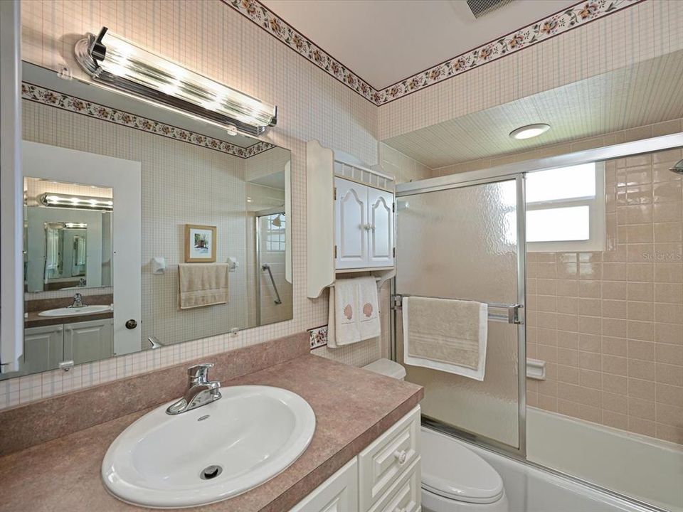 最近售出: $375,000 (2 贝兹, 2 浴室, 1397 平方英尺)