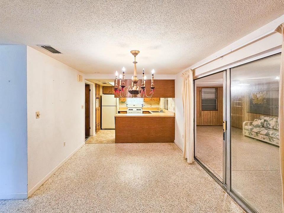 Activo con contrato: $740,000 (4 camas, 4 baños, 2776 Pies cuadrados)