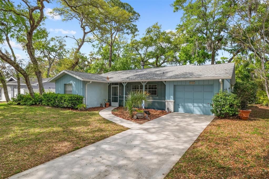 Recently Sold: $442,000 (3 beds, 2 baths, 1931 Square Feet)