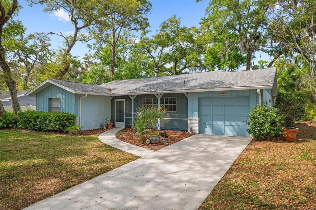 Recently Sold: $442,000 (3 beds, 2 baths, 1931 Square Feet)