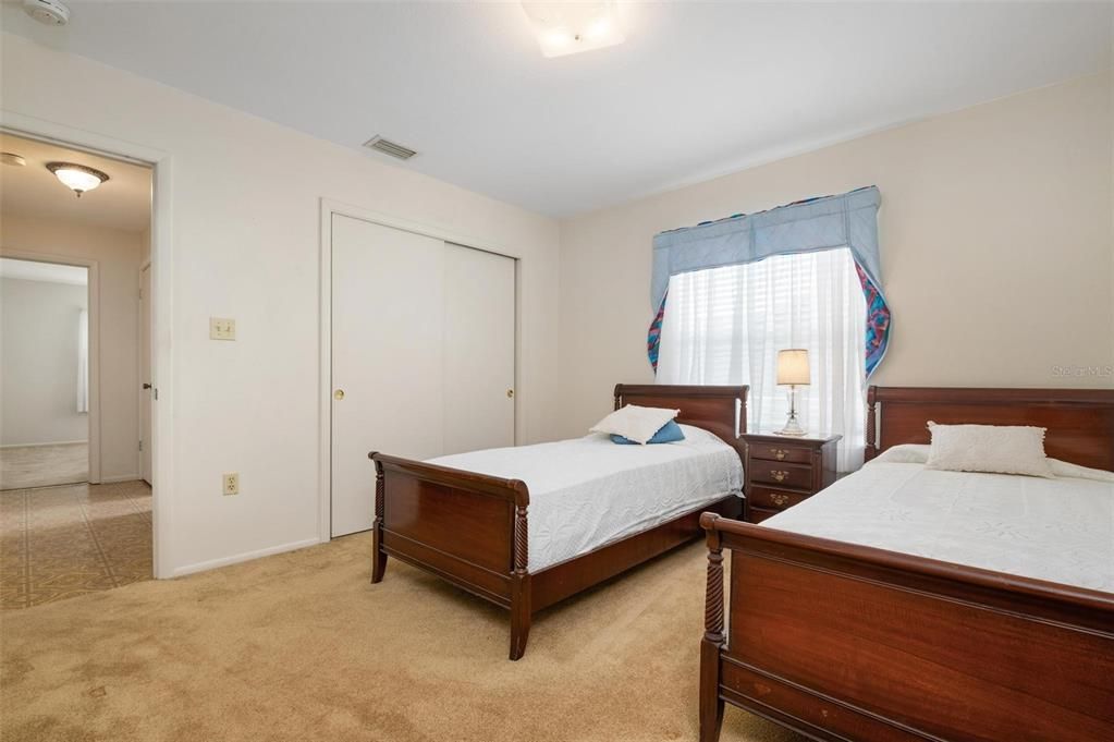 Vendido Recientemente: $442,000 (3 camas, 2 baños, 1931 Pies cuadrados)
