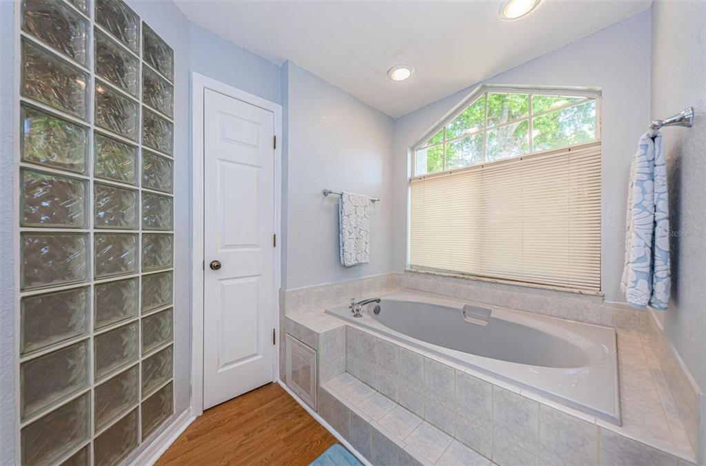 Недавно продано: $629,000 (3 спален, 2 ванн, 1774 Квадратных фут)