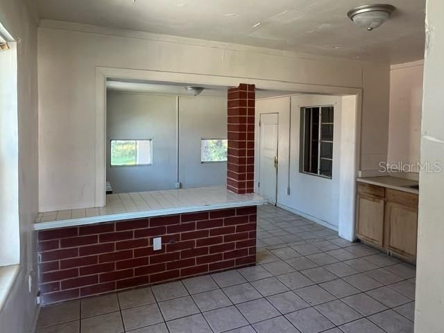 Recently Rented: $1,075 (3 beds, 1 baths, 1442 Square Feet)