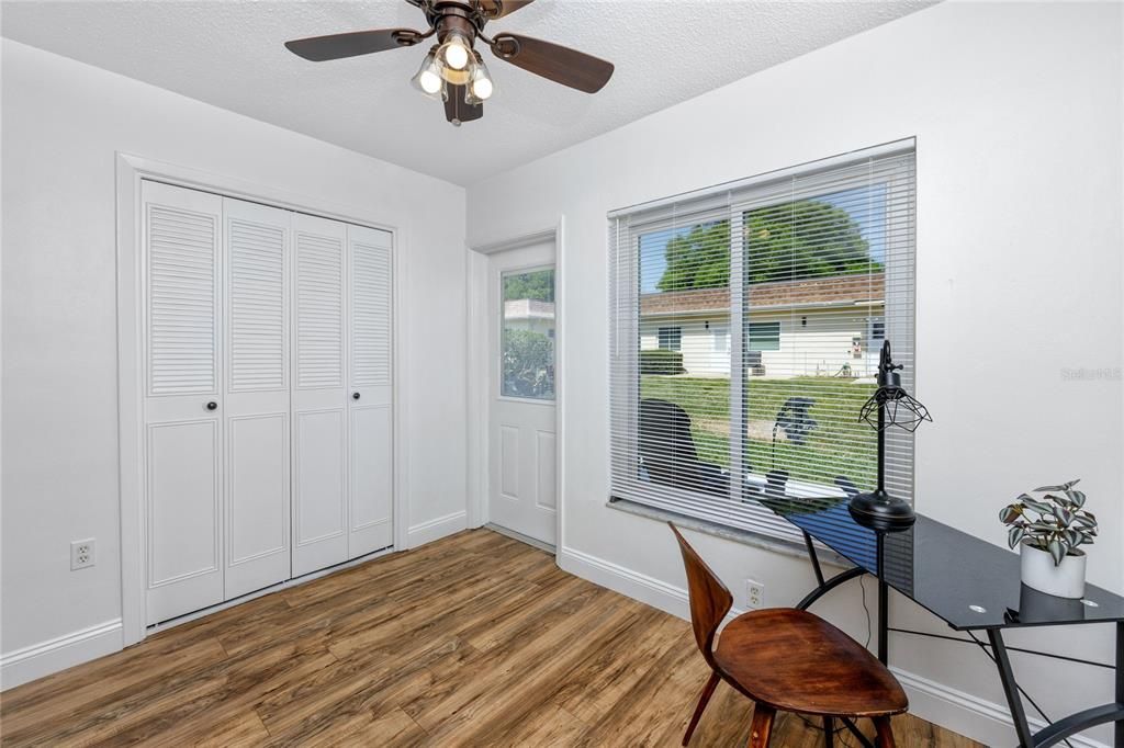 Active With Contract: $132,500 (1 beds, 1 baths, 800 Square Feet)
