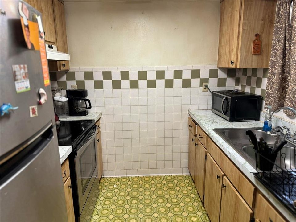 For Sale: $166,000 (2 beds, 1 baths, 1023 Square Feet)
