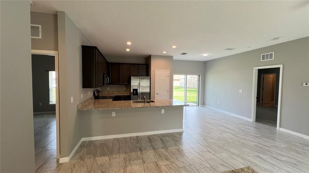 Recently Rented: $1,849 (3 beds, 2 baths, 1475 Square Feet)