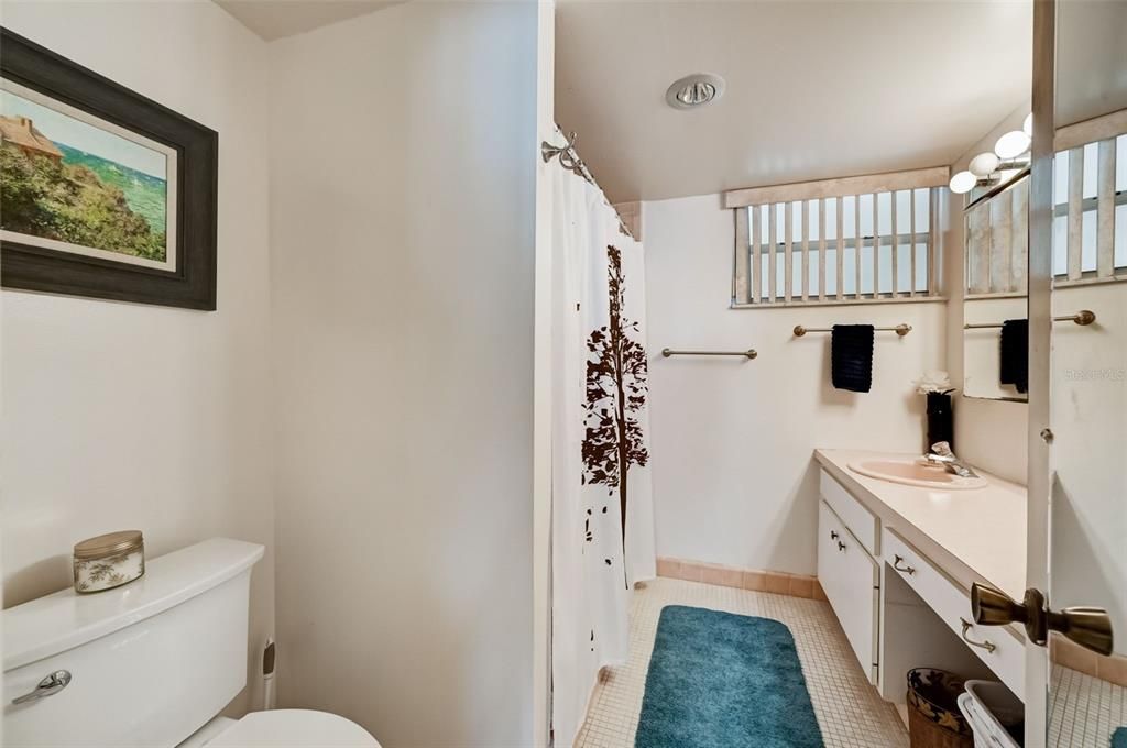 For Sale: $514,900 (2 beds, 2 baths, 1092 Square Feet)